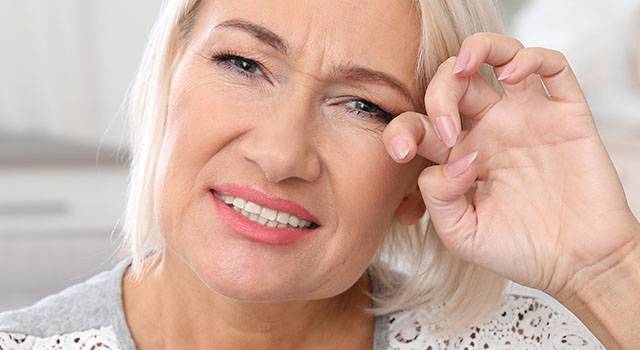 Dry Eye Senior Woman 640×350.jpg